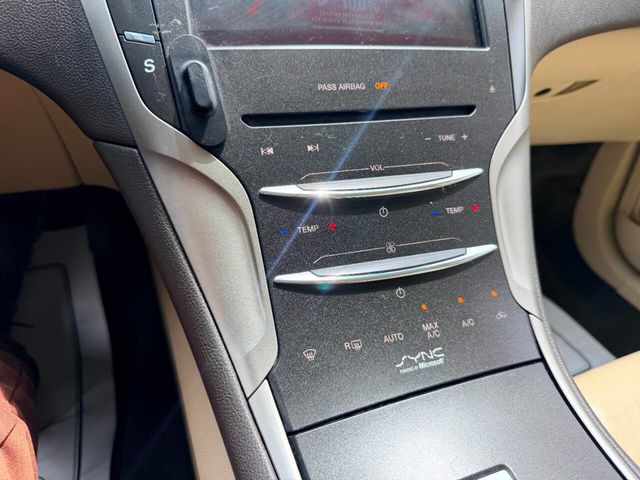 2015 Lincoln MKZ 4dr Sedan AWD - 23032550 - 37