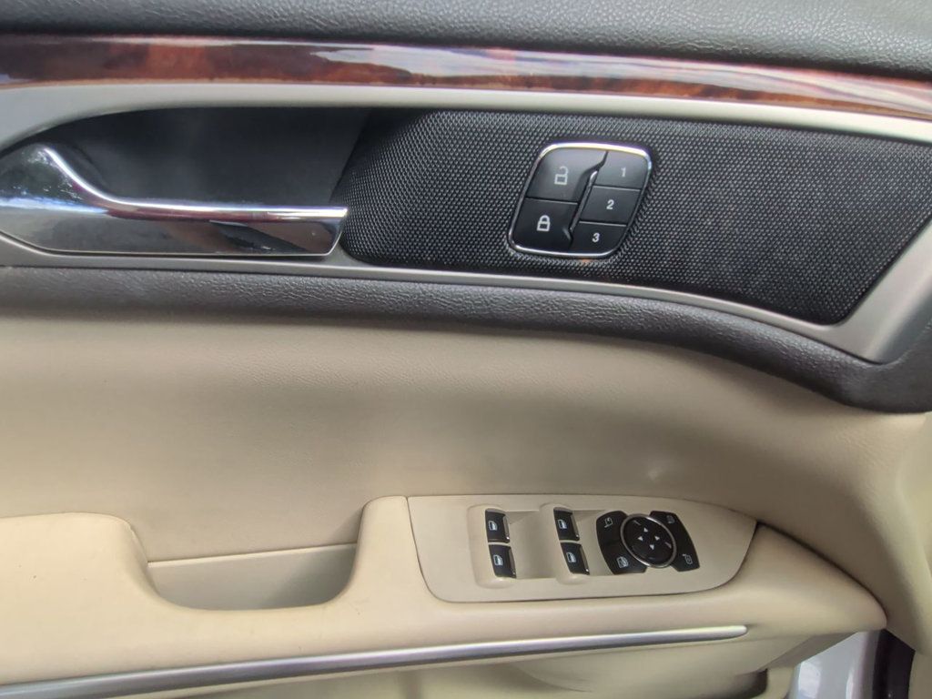 Lincoln MKZ 4dr Sedan Hybrid FWD photo 12