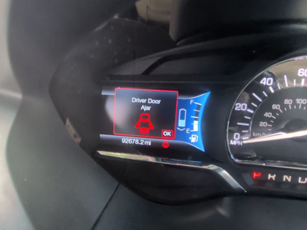 Lincoln MKZ 4dr Sedan Hybrid FWD photo 16