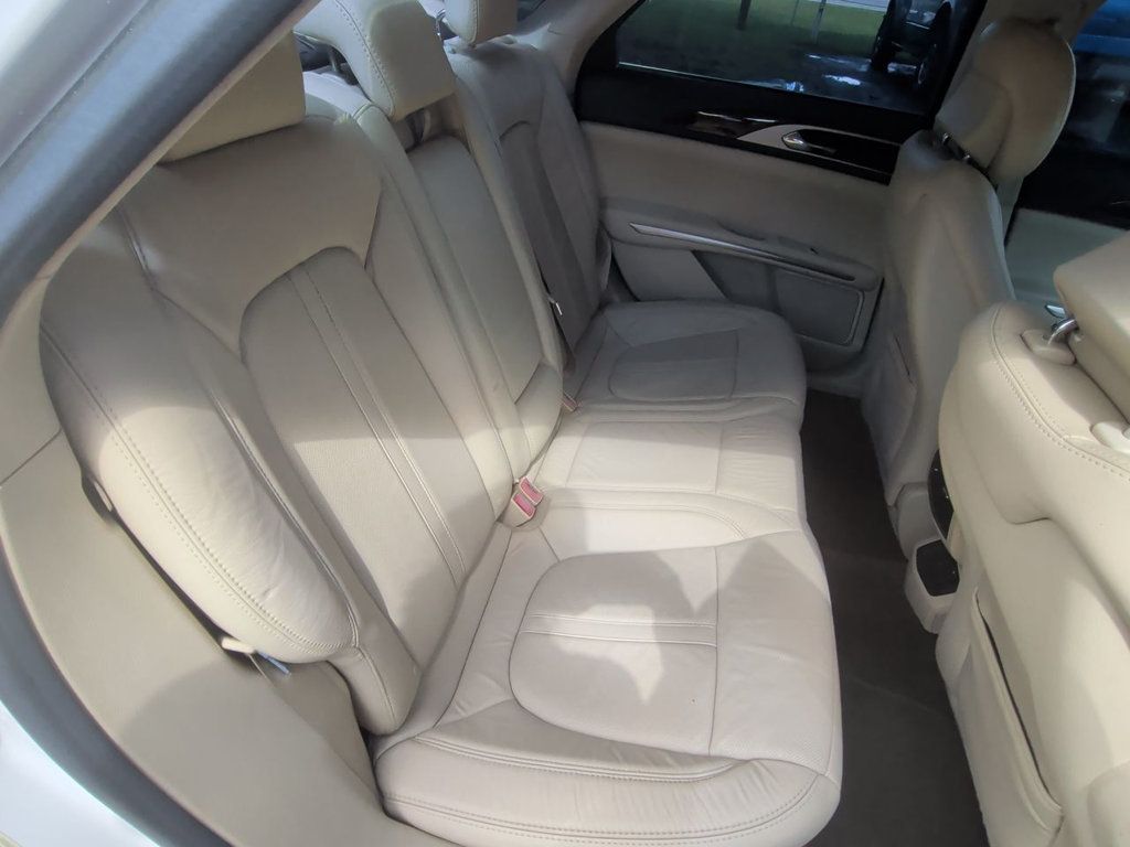 Lincoln MKZ 4dr Sedan Hybrid FWD photo 22