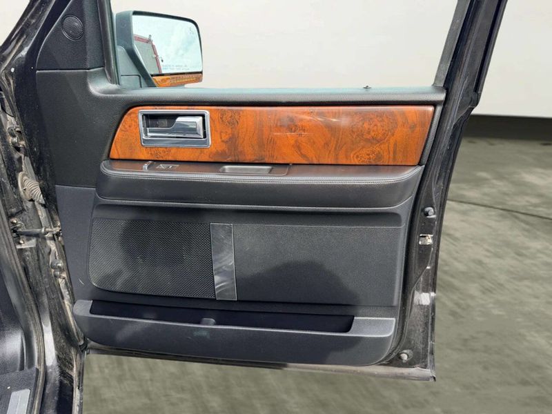 2015 Lincoln Navigator 4WD 4dr - 23039372 - 34