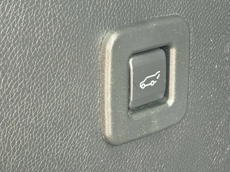 2015 Lincoln Navigator 4WD 4dr - 23039372 - 8