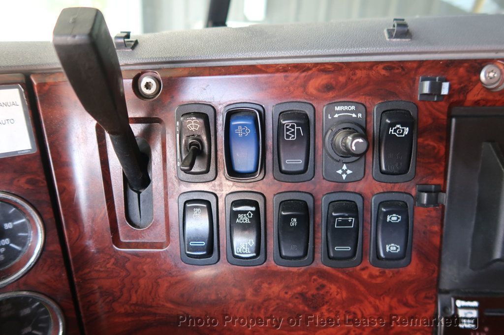 2015 Mack CHU613 Pinnacle 64T Sleeper  - 22887170 - 21
