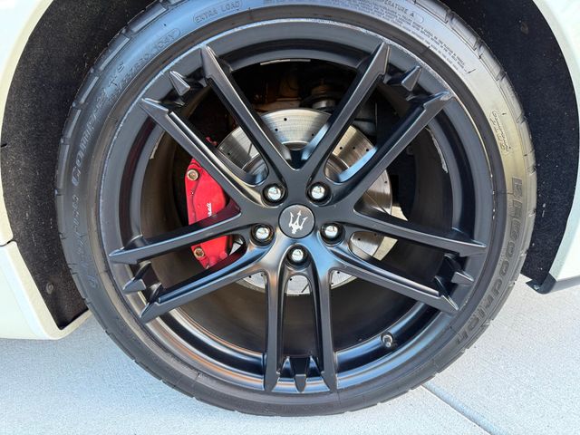 2015 Maserati GranTurismo 2dr Coupe MC - 22920871 - 40