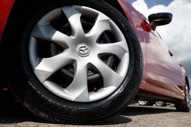 2015 Mazda Mazda3 4dr Sedan Automatic i SV - 23002791 - 28