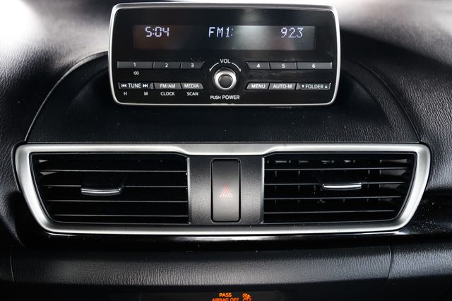 2015 Mazda Mazda3 4dr Sedan Automatic i SV - 23002791 - 31