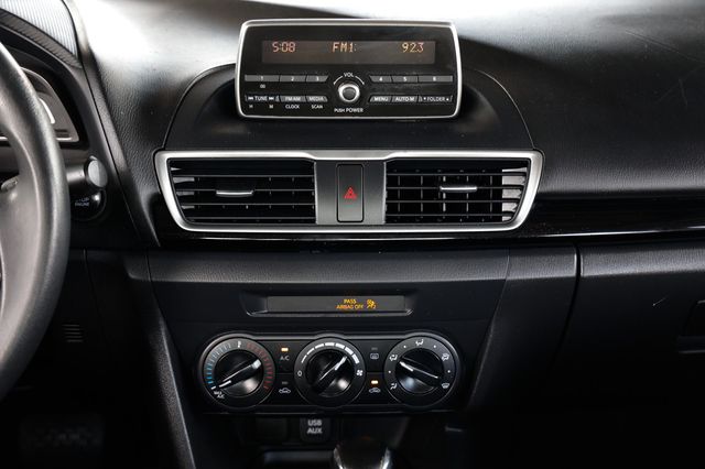 2015 Mazda Mazda3 4dr Sedan Automatic i SV - 23002791 - 32