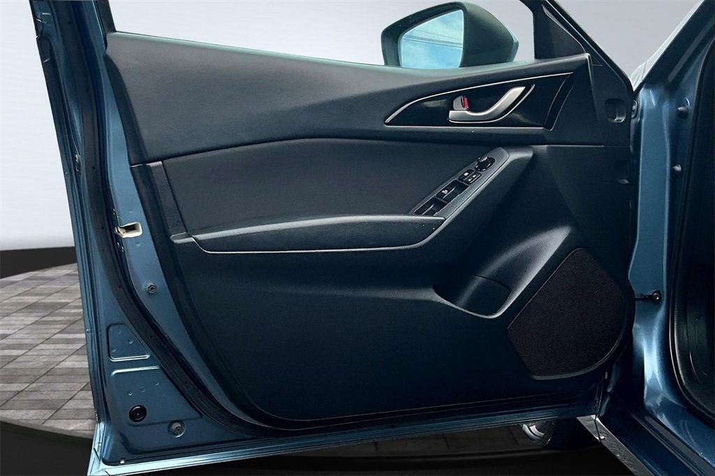 2015 Mazda Mazda3 Sedan Touring photo 9