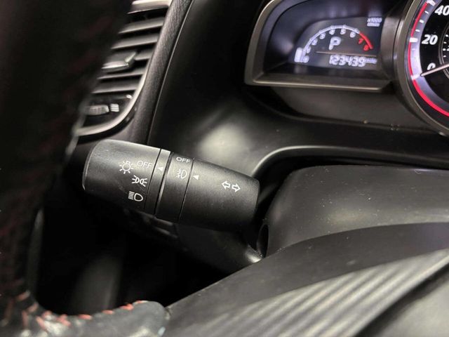 2015 Mazda Mazda3 5dr Hatchback Manual i Touring - 22952544 - 30