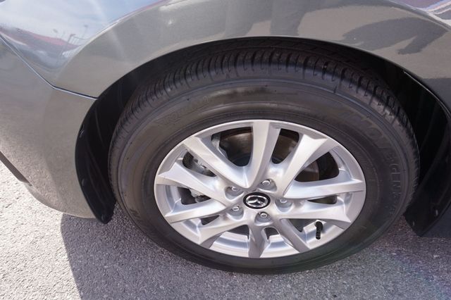 2015 Mazda Mazda3 i TOURING, LOW MILES, PREMIUM WHEELS, CLOTH SEATS - 22988461 - 10