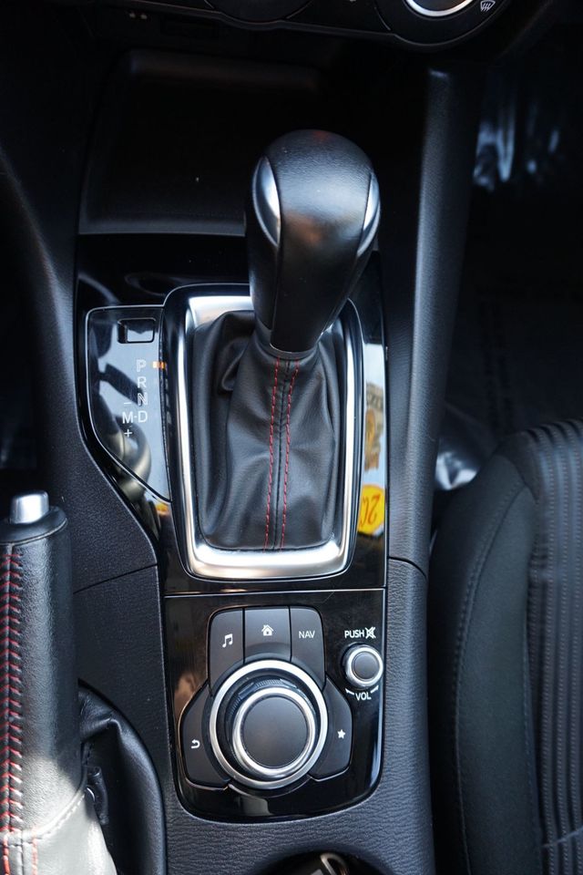 2015 Mazda Mazda3 i TOURING, LOW MILES, PREMIUM WHEELS, CLOTH SEATS - 22988461 - 38