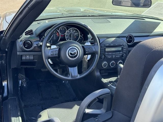 2015 Mazda MX-5 Miata Sport - 22734137 - 32