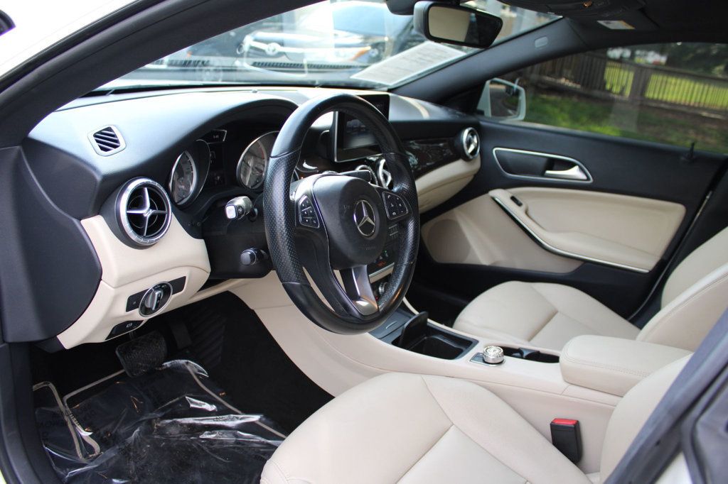 2015 Mercedes Benz CLA 250 photo 11