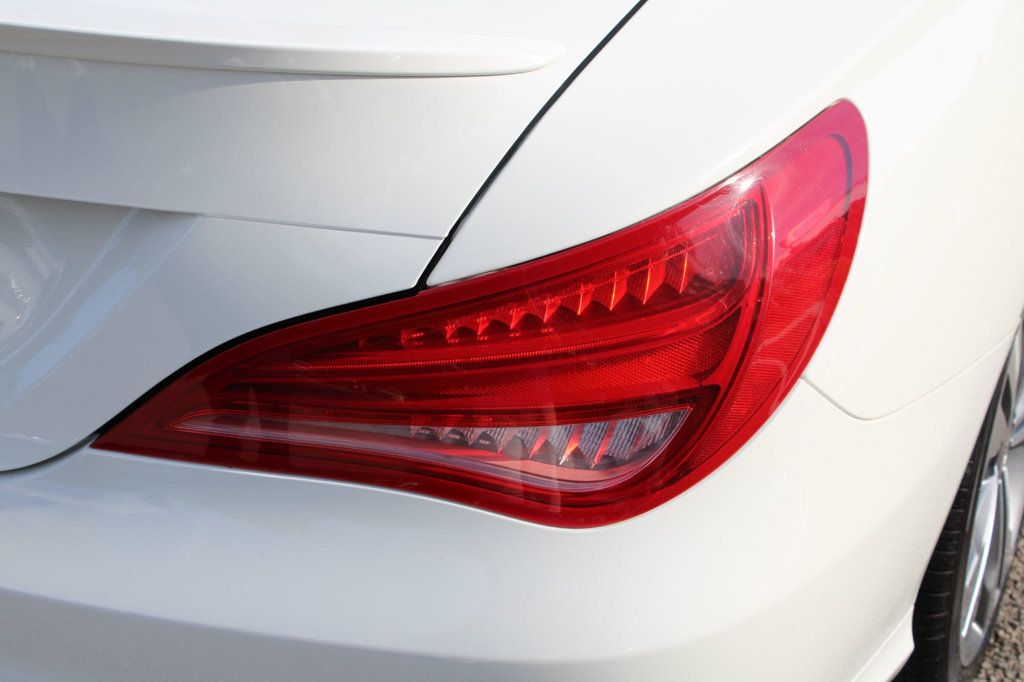 2015 Mercedes Benz CLA 250 photo 20