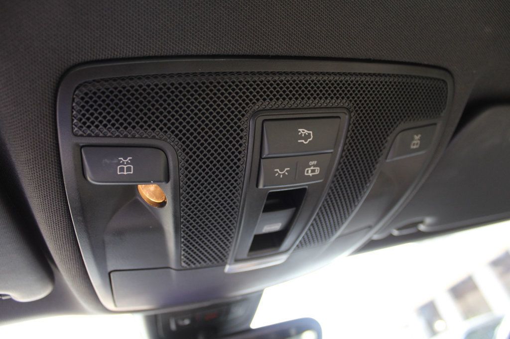 2015 Mercedes Benz CLA 250 photo 29