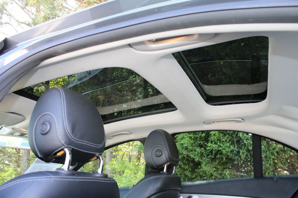 2015 Mercedes Benz C Sedan 300 4MATIC photo 12