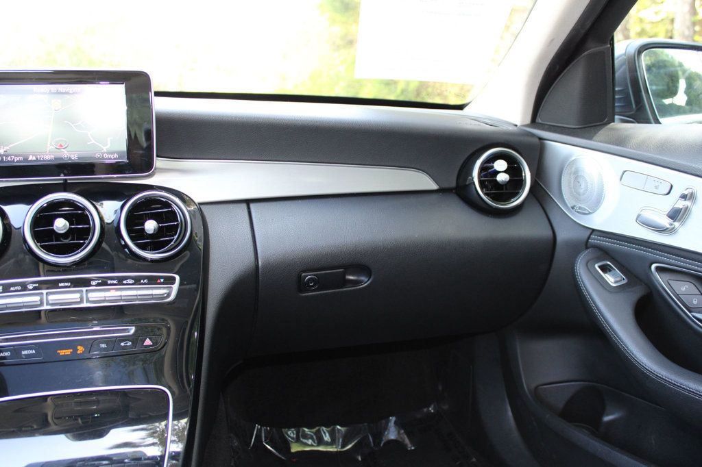 2015 Mercedes Benz C Sedan 300 4MATIC photo 35
