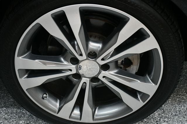 2015 Mercedes-Benz C-Class 4dr Sedan C 300 RWD - 23002192 - 18