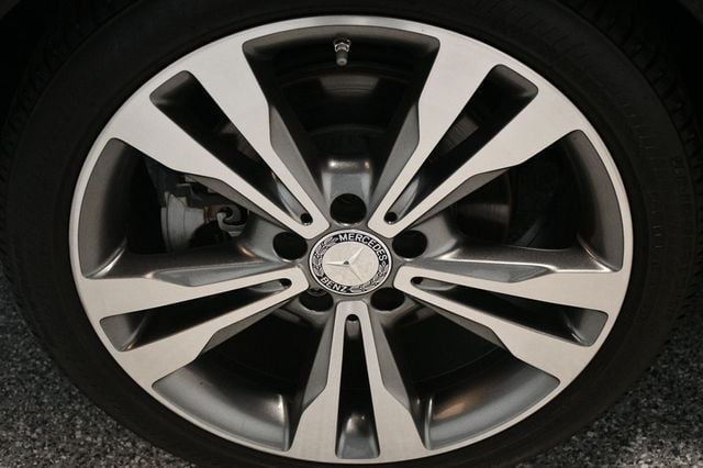 2015 Mercedes-Benz C-Class 4dr Sedan C 300 RWD - 23002192 - 19