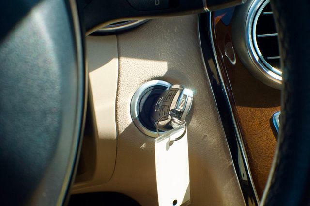 2015 Mercedes-Benz C-Class 4MATIC/Premium Pkg/Keyless Go/Burmester Premium Audio/NAV - 23000710 - 34