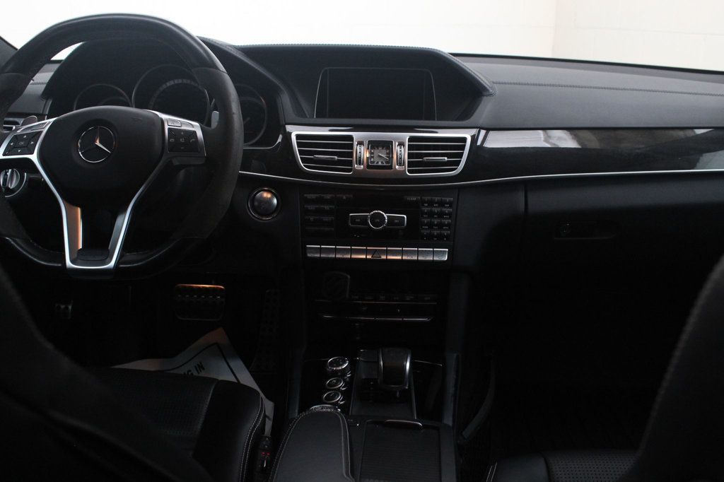 2015 Mercedes Benz E 63 AMG 4MATIC photo 7