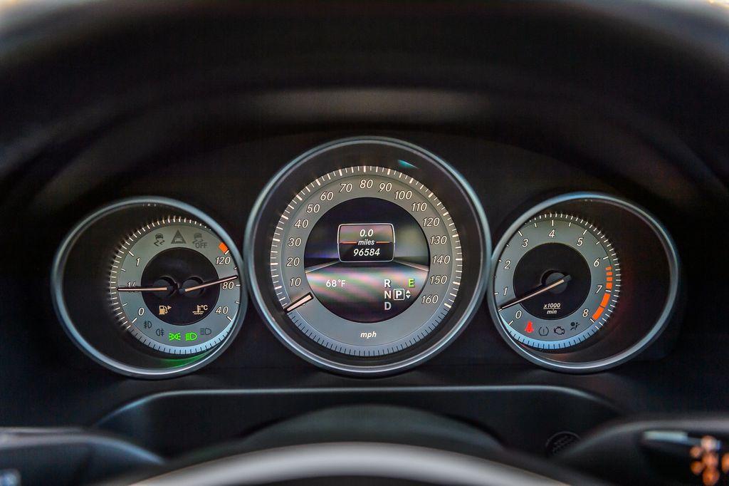 2015 Mercedes-Benz E-Class E350 SPORT - NAV - BACKUP CAM - VERY CLEAN - MUST SEE - 22959438 - 18