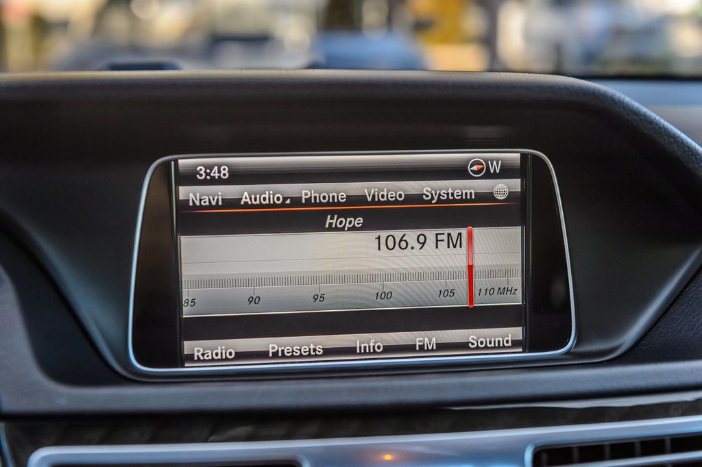 2015 Mercedes-Benz E-Class E350 SPORT - NAV - BACKUP CAM - VERY CLEAN - MUST SEE - 22959438 - 19