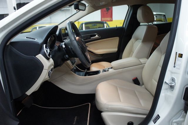 2015 Mercedes-Benz GLA 1-Owner, Great Shape - 23023715 - 20