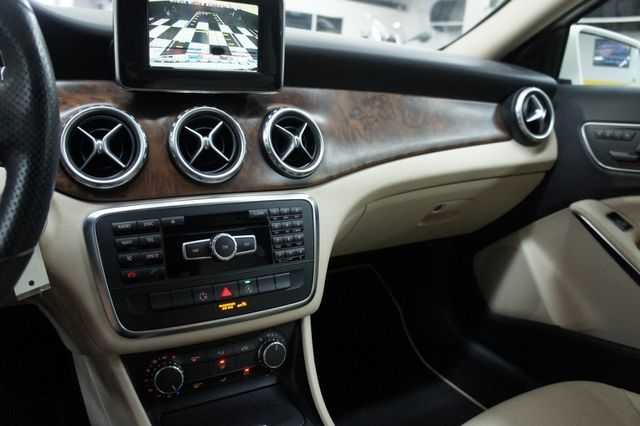 2015 Mercedes-Benz GLA 1-Owner, Great Shape - 23023715 - 27