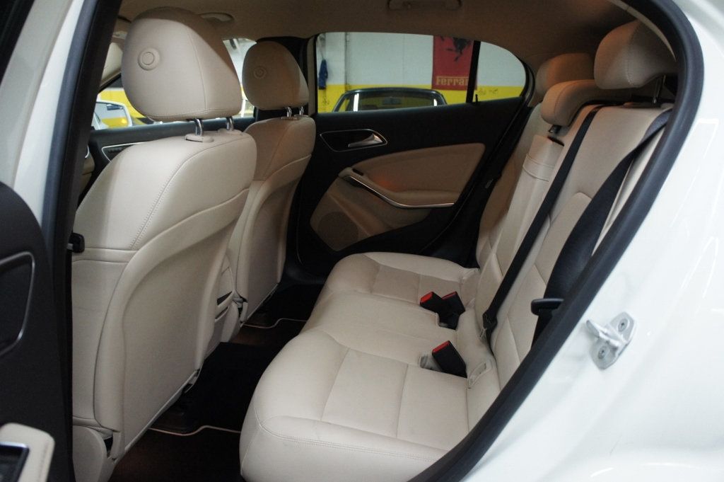 2015 Mercedes-Benz GLA 1-Owner, Great Shape - 23023715 - 31