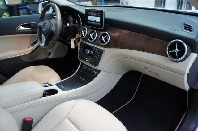 2015 Mercedes-Benz GLA 1-Owner, Great Shape - 23023715 - 3