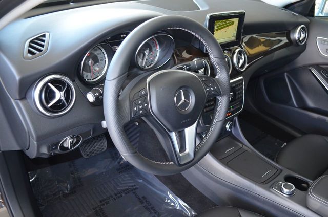 2015 Mercedes-Benz GLA FWD 4 Door GLA 250 W/Sport Package and Navigation System - 21395077 - 12