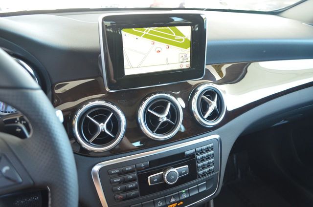 2015 Mercedes-Benz GLA FWD 4 Door GLA 250 W/Sport Package and Navigation System - 21395077 - 13