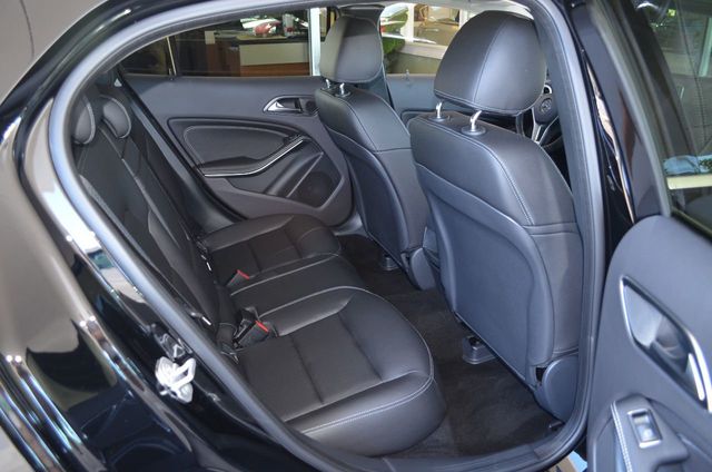 2015 Mercedes-Benz GLA FWD 4 Door GLA 250 W/Sport Package and Navigation System - 21395077 - 18