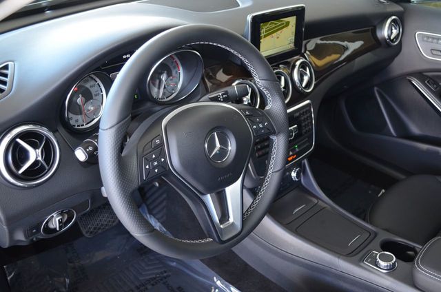 2015 Mercedes-Benz GLA FWD 4 Door GLA 250 W/Sport Package and Navigation System - 21395077 - 25