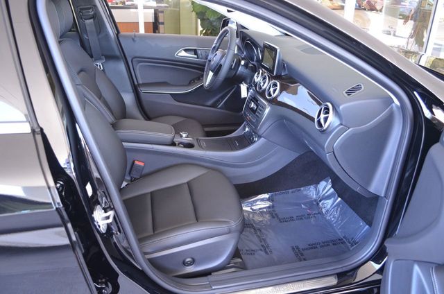 2015 Mercedes-Benz GLA FWD 4 Door GLA 250 W/Sport Package and Navigation System - 21395077 - 28