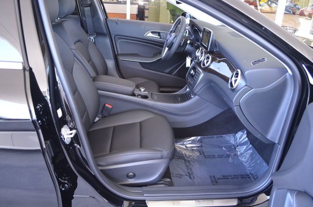 2015 Mercedes-Benz GLA FWD 4 Door GLA 250 W/Sport Package and Navigation System - 21395077 - 29