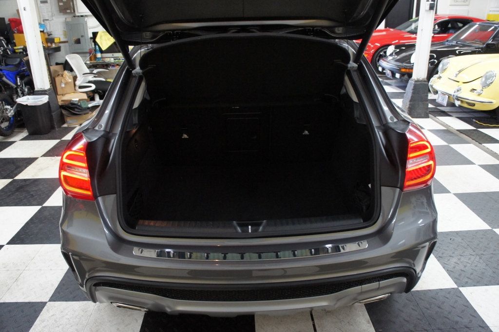 2015 Mercedes Benz GLA 250 photo 9