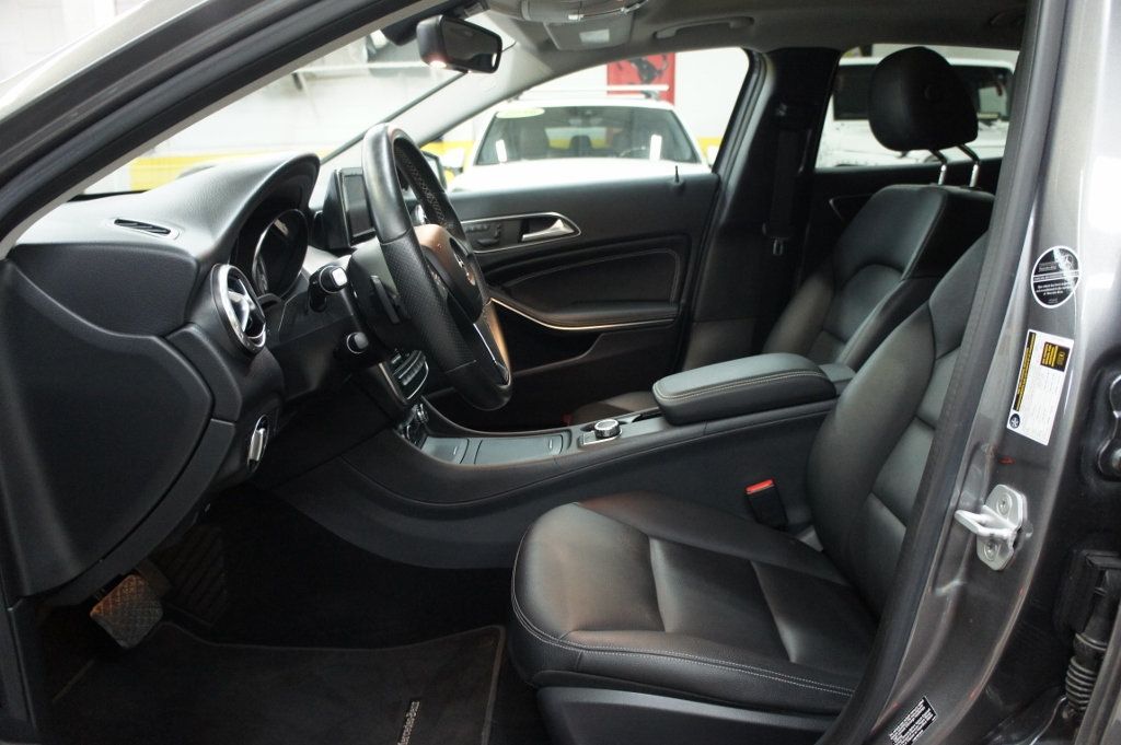 2015 Mercedes Benz GLA 250 photo 29