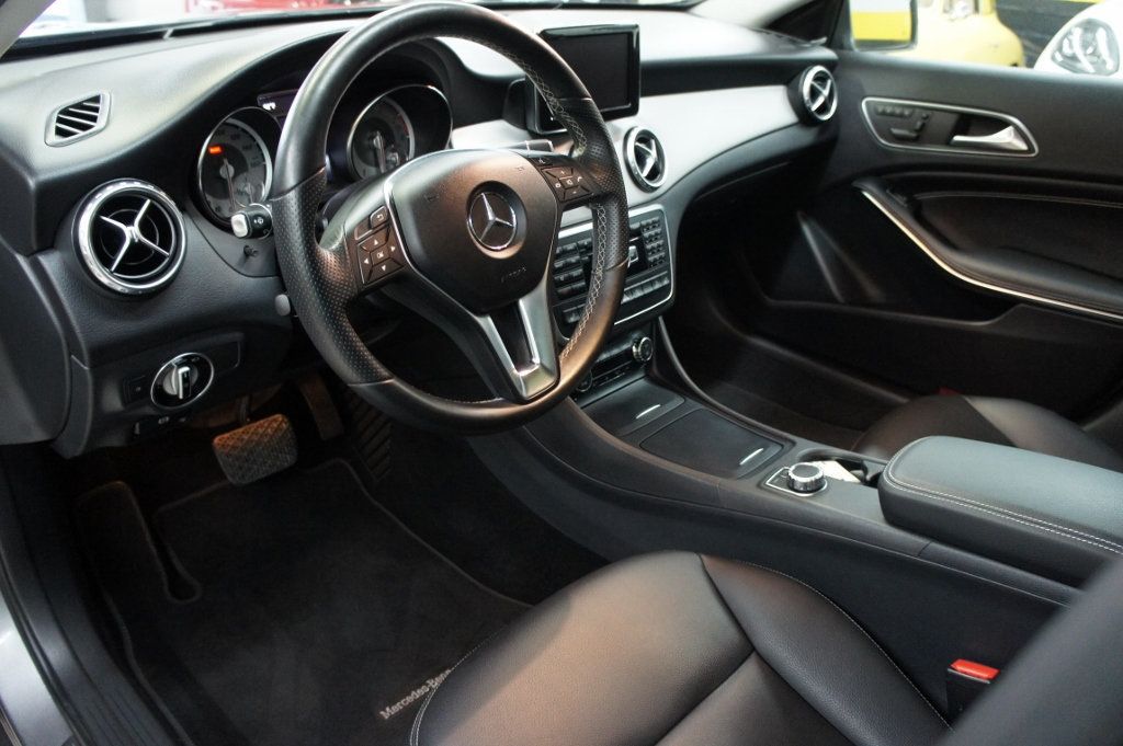 2015 Mercedes Benz GLA 250 photo 31