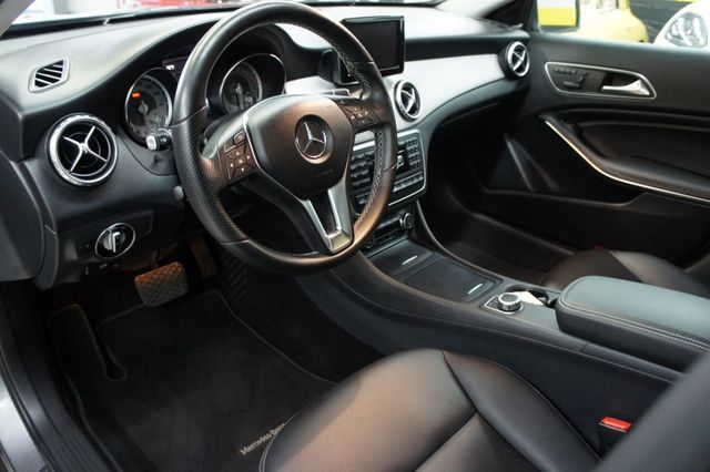 2015 Mercedes-Benz GLA Loaded, Sport Package, PANORAMA SUNROOF - 22900166 - 36