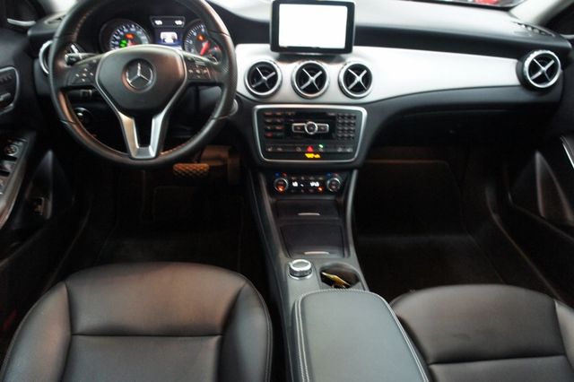 2015 Mercedes-Benz GLA Loaded, Sport Package, PANORAMA SUNROOF - 22900166 - 3