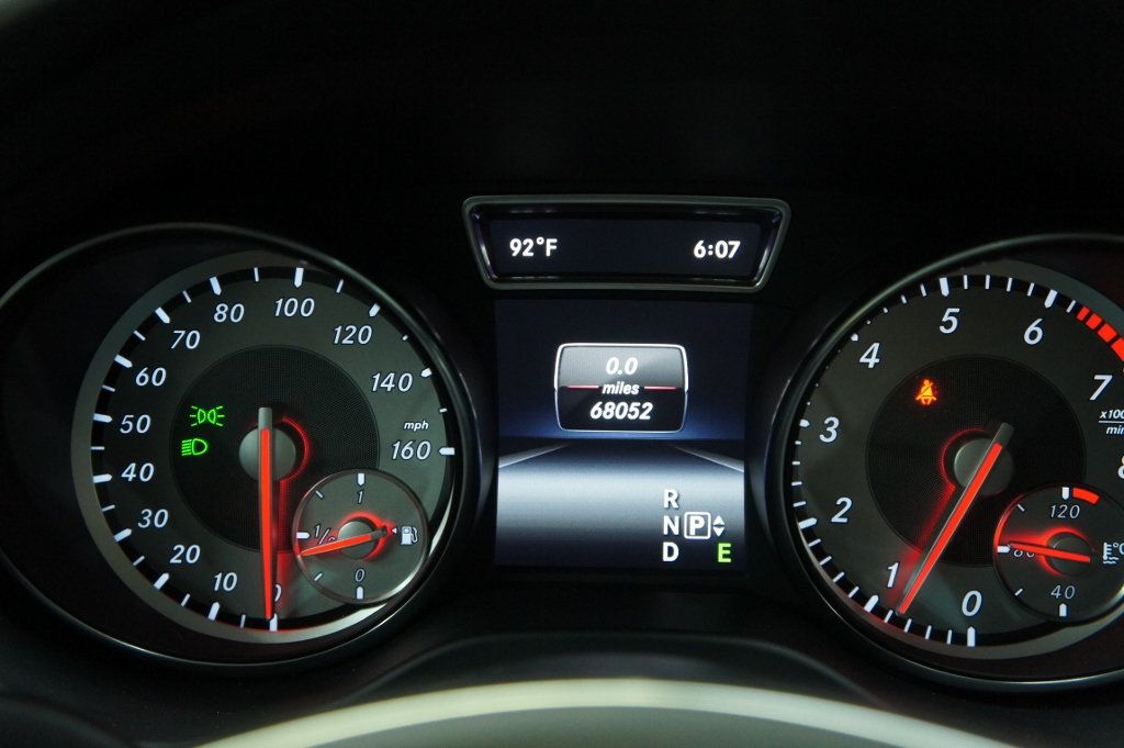 2015 Mercedes Benz GLA 250 photo 37