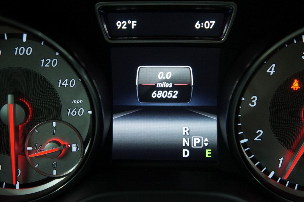 2015 Mercedes Benz GLA 250 photo 38