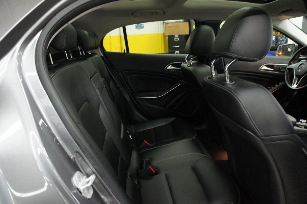 2015 Mercedes Benz GLA 250 photo 41
