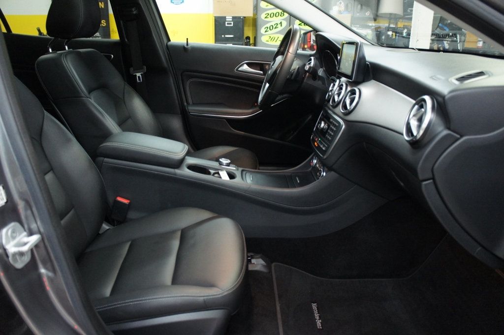 2015 Mercedes Benz GLA 250 photo 42