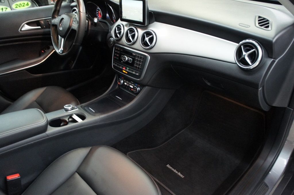2015 Mercedes Benz GLA 250 photo 43