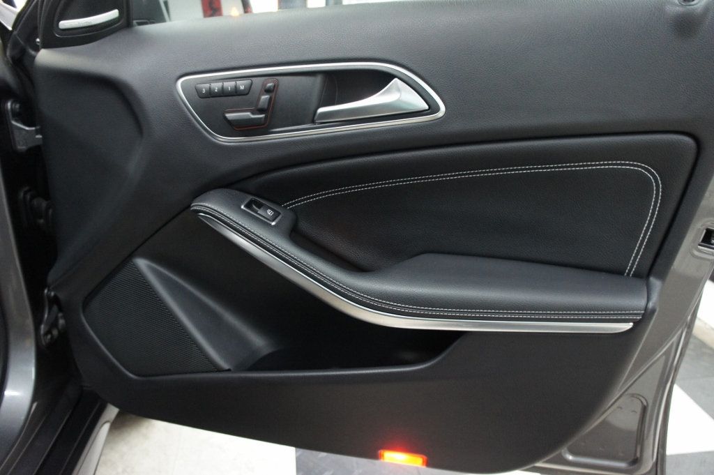 2015 Mercedes Benz GLA 250 photo 44