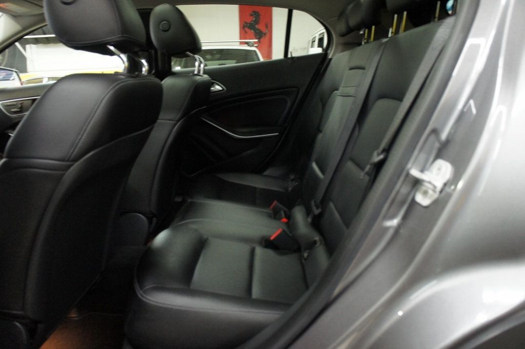 2015 Mercedes Benz GLA 250 photo 7
