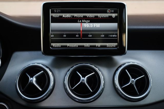 2015 Mercedes-Benz GLA Class GLA250 - 23040826 - 38